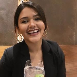 Meet your Posher, Stefania